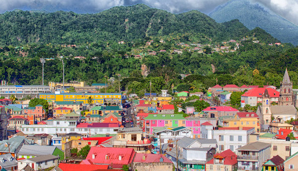 Die bunten Häuser von Rosseau auf Dominica 